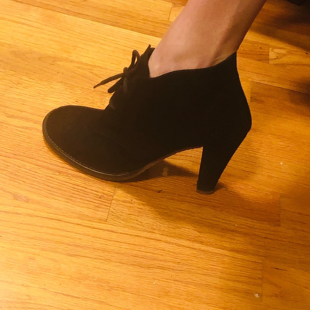 Gil Torres suede booties